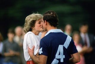 La imagen puede contener Persona humana Ropa Vestimenta Gente Diana Princesa de Gales Equipo de fútbol Deporte y deporte