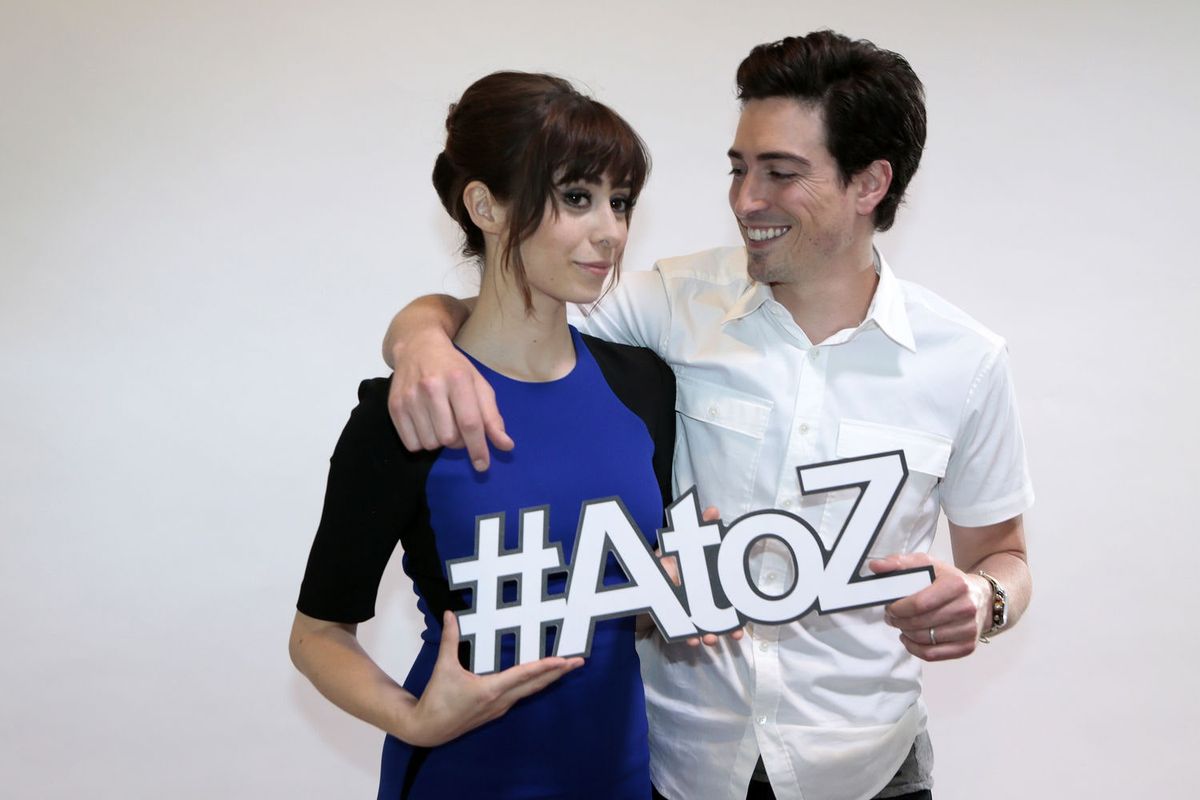 La imagen puede contener Ben Feldman Ropa Ropa Persona humana Manga larga Cristin Milioti y camisa