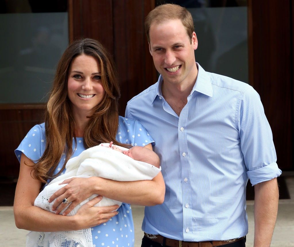 Kate Middleton in princ William zapustita krilo Lindo s svojim novorojenim princem Georgeom.