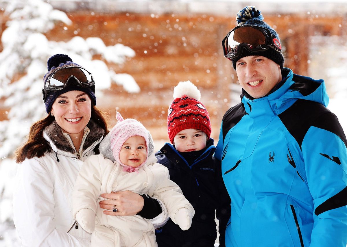 Kate Middleton Princesa Charlotte Princ George Princ William na dopustu.