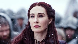 Slika lahko vsebuje Carice van Houten Obraz Človeška oseba, ženska, oblačila na prostem, oblačila in narava