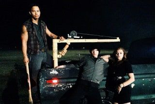 La imagen puede contener Persona humana Pantalones Ropa Ropa Chlo Grace Moretz Shannon Kook and Tire