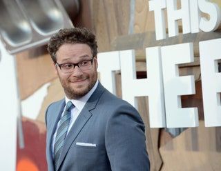 La imagen puede contener Seth Rogen Corbata Accesorios Accesorio Abrigo Ropa Abrigo Ropa Traje Humano y Persona