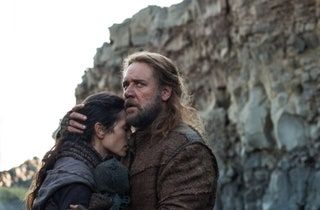 La imagen puede contener Persona humana Russell Crowe Ropa Ropa Cara y pantalones