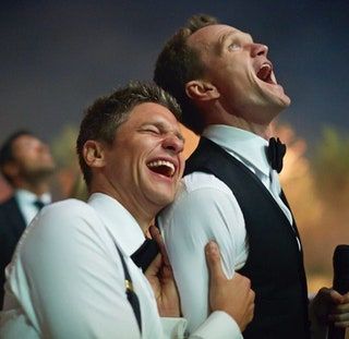 Bild könnte Gesicht Mensch Person Lachen Publikum Menge Kleidung Kleidung und Lächeln enthalten