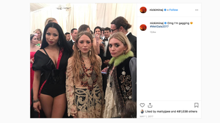Nicki Minaj y las gemelas Olsen en la Met Gala.