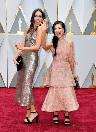 La imagen puede contener Louise Roe Persona humana Estreno de moda Alfombra roja Estreno de alfombra roja y Stacy London