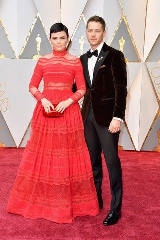 La imagen puede contener Ginnifer Goodwin Josh Dallas Estreno en alfombra roja Moda Estreno en alfombra roja Humano y persona