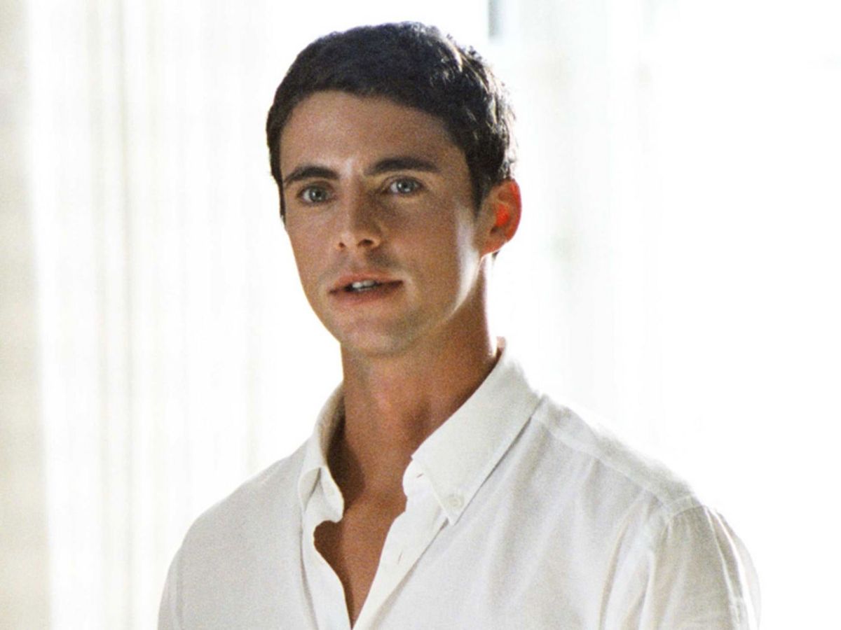 La imagen puede contener Matthew William Goode Ropa Ropa Persona humana Camisa y manga