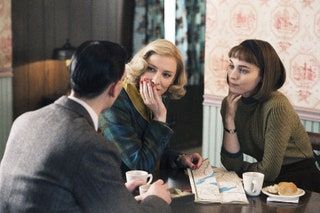 CAROL von links Cory Michael Smith Cate Blanchett Rooney Mara 2015. ph Wilson WebbWeinstein CompanyCourtesy Everett...