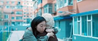 DER Abschied von links Awkwafina ZHAO Shuzhen 2019. A24 mit freundlicher Genehmigung von Everett Collection