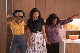 La imagen puede contener Ropa Ropa Persona humana Taraji P. Henson Mujer Mujer Falda Wood y Janelle Mone