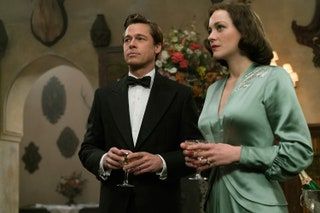 La imagen puede contener Brad Pitt Corbata Accesorios Accesorio Persona humana Ropa Abrigo Abrigo Traje y manga