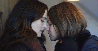 DISOBEDIENCE lr Rachel Weisz Rachel McAdams 2017. Bleecker Street Mediacourtesy Everett Collection
