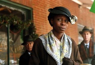 La imagen puede contener Persona humana Ropa Ropa Sombrero Whoopi Goldberg y rostro