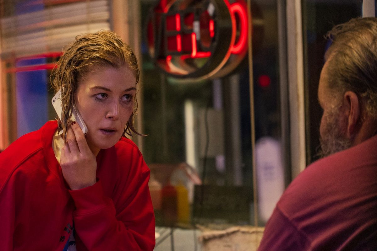 ME IMPORTA MUCHO Rosamund Pike como Marla. Cr Seacia PavaoNETFLIX