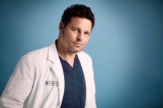 グレイのアレックス・カレフ役のジャスティン・チェンバース