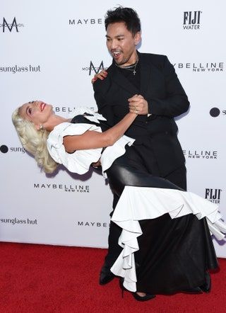 Frederic Aspiras y Lady Gaga asisten a The Daily Front Row Fashion LA Awards 2019.