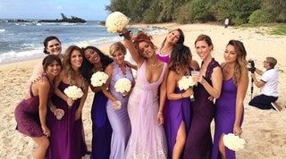 La imagen puede contener Ropa Vestimenta Persona humana Boda Dama de honor Moda Robe Gown y Grainne Duffy