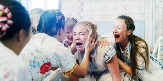 ศูนย์ MIDSUMMER Florence Pugh 2019