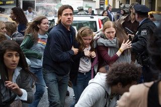GUERRA MUNDIAL Z de izquierda a derecha Brad Pitt Abigail Hargrove Mireille Enos 2013