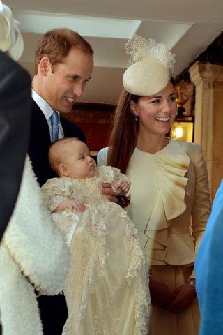 Bild kann Prinz William Herzog von Cambridge enthalten Kleidung Kleidung Menschliche Person Krawatte Zubehör und Zubehör