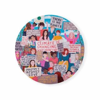 女性の抗議者のイラストとパズル