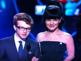 La imagen puede contener Pauley Perrette Human Person Performer and Duet