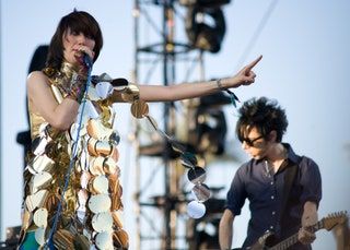 INDIO CA 19 DE ABRIL Karen O de los Yeah Yeah Yeahs actúa en el escenario del Festival Coachella 2009 en Empire Polo Field en ...