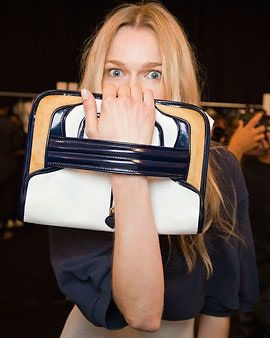 La imagen puede contener accesorios y accesorios para personas humanas.