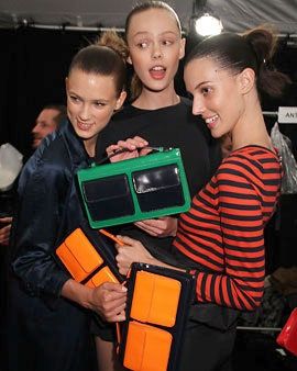 La imagen puede contener Frida Gustavsson Human Person y Nadine Visser