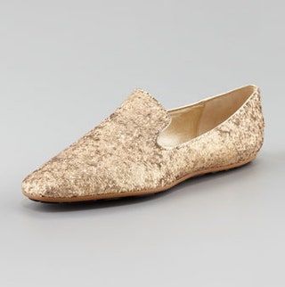 Afbeelding kan het volgende bevatten Kleding Kleding Schoeisel Schoenen en klompen