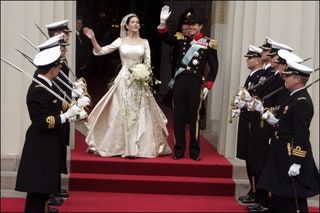 Bild könnte menschliche Person Mary Kronprinzessin von Dänemark Mode Kleidung Bekleidung Premiere und Roter Teppich enthalten