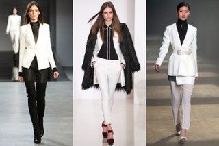 Bild könnte enthalten Kati Nescher Kleidung Bekleidung Mantel Mensch Anzug Mantel Jacke Blazer Schuhe und Ärmel