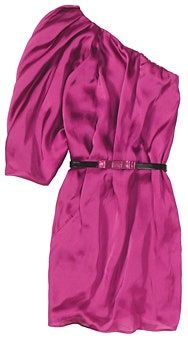 Bilden kan innehålla Kläder Kläder Robe Mode och kappa