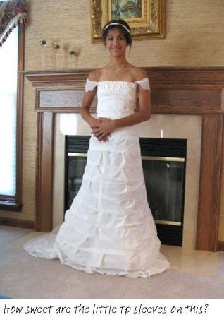 La imagen puede contener Ropa Vestimenta Vestido Vestido de novia Vestido de moda de boda Traje humano y persona