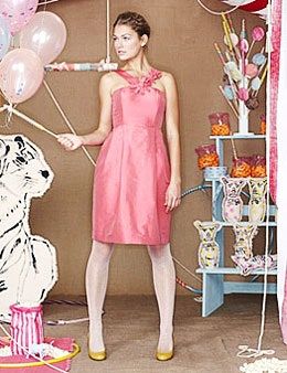 La imagen puede contener Vestimenta Vestimenta Persona humana Mujer Niña Niño Mujer Adolescente Rubia Niño y personas