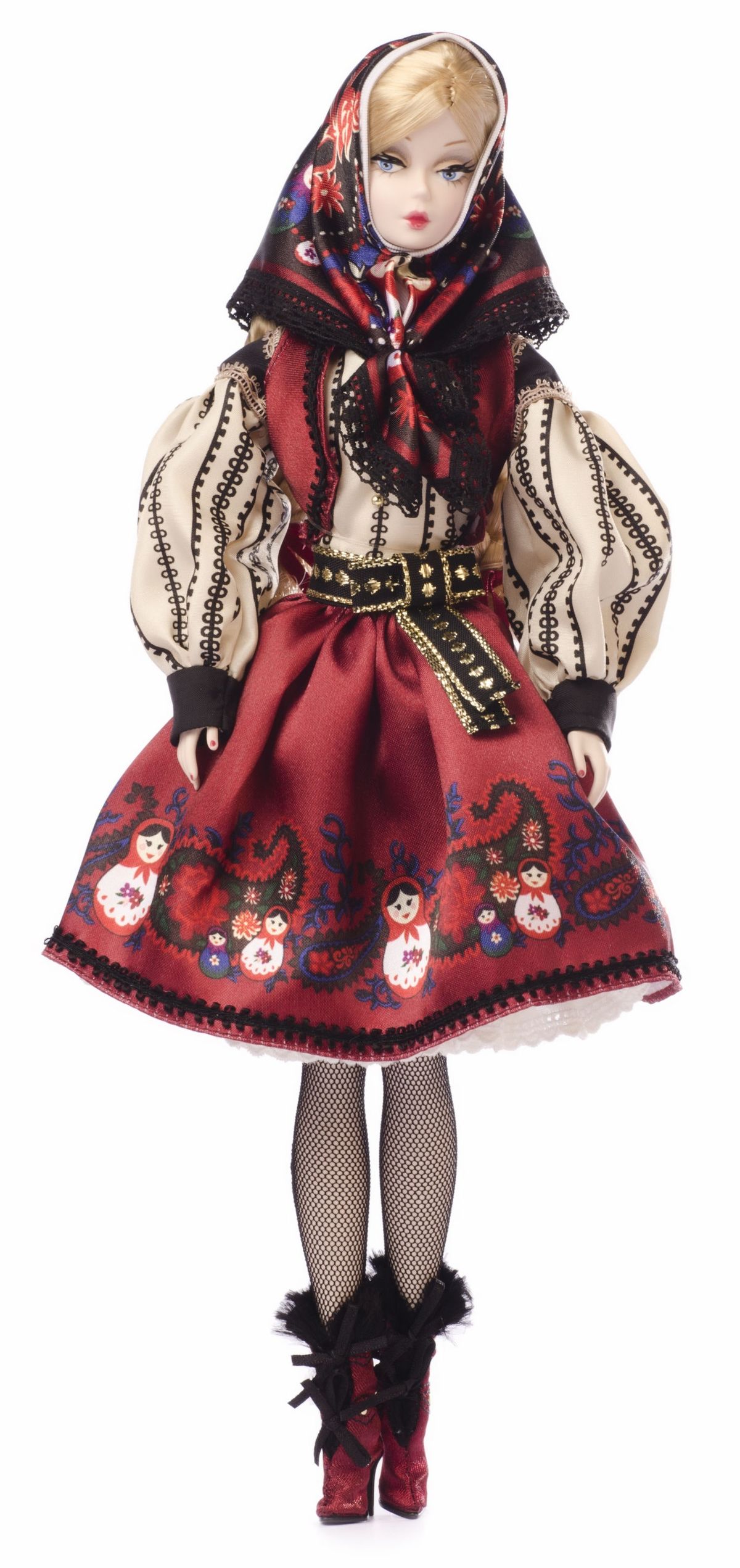 La imagen puede contener una figura y una muñeca de juguete Barbie