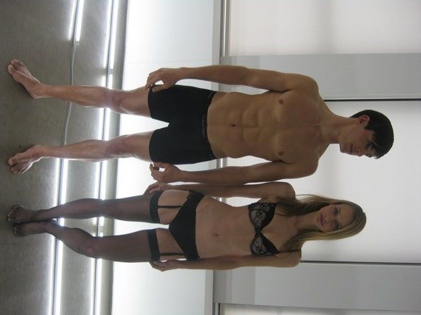 La imagen puede contener ropa interior y ropa de persona humana