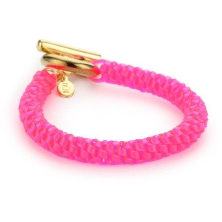 La imagen puede contener accesorios y accesorios de joyería de pulsera