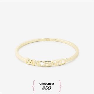 La imagen puede contener accesorios y accesorios de joyería de pulsera