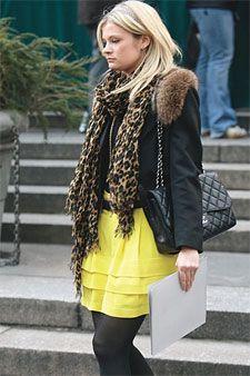 La imagen puede contener Ropa Ropa Persona humana Abrigo y chaqueta