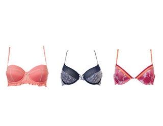 La imagen puede contener Ropa Ropa Lencería Ropa interior Traje de baño Bikini Sujetador Gafas de sol Accesorios y accesorios
