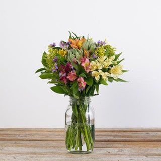 La imagen puede contener Planta Flor Flor Arreglo floral Ramo de flores Patrón de arte gráfico y diseño floral