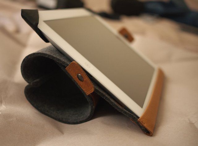 IPad-Hülle aus Leder und Filz von Hard GraftLeder und iPad-Hülle aus Filz von Hard Graft