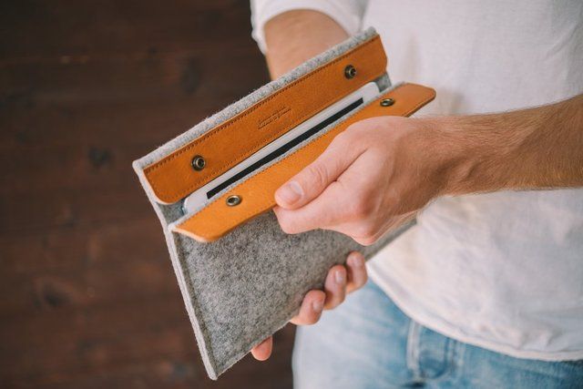 Hülle für iPad von Band & Roll
