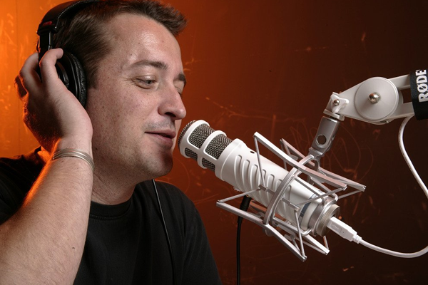 Rode-Podcaster-Booming-Kit