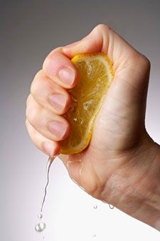 画像には植物性果物食品柑橘系果物人間と人が含まれている可能性があります
