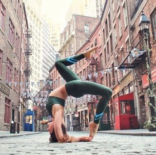 Esta imagen puede contener persona humana y acrobático.