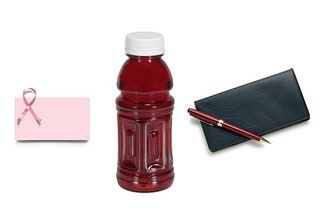 La imagen puede contener jugo y botella de bebida